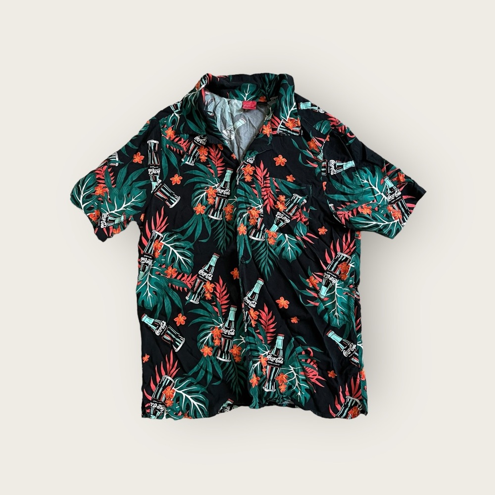 Coca Cola Shirt Mens Large Black Green Red‎ Hawaiian Button Up MEASUREMENTS ✅